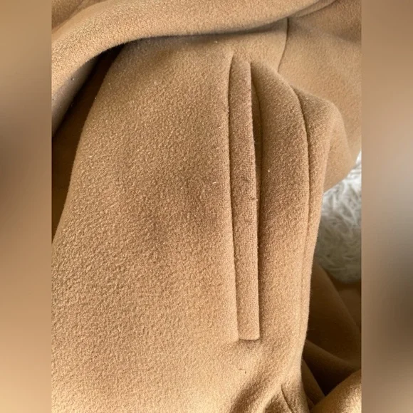 Aritzia The Babaton Slouch Coat - Picture 8 of 15